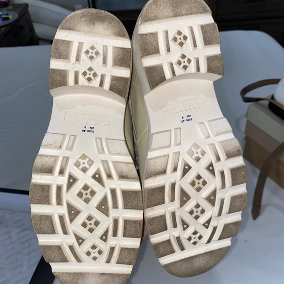 π€© HOST PICK π€© Kendall + Kylie Ivory Fur Boots - Picture 6 of 10